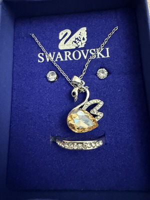 Swarovski jewelry set with swan necklace, ring & earrings like new