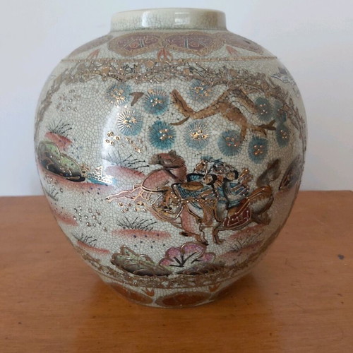 Chinese handmade vase in excellent condition