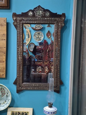Ξύλινος καθρέφτης με ιβουάρ διάκοσμο, 48x80 εκ.