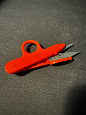 Thread snipping scissors like new