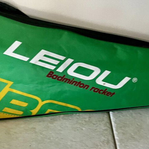 Little Fish 7 badminton racket with LEIOU carrying case