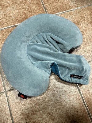 High Sierra travel neck pillow like new with memory foam latex and hood