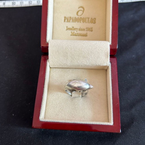 Silver 925 dolphin ring like new