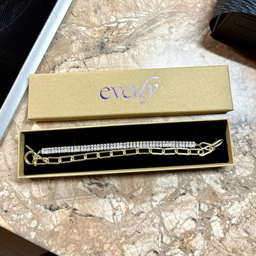 Gold necklace with zircon