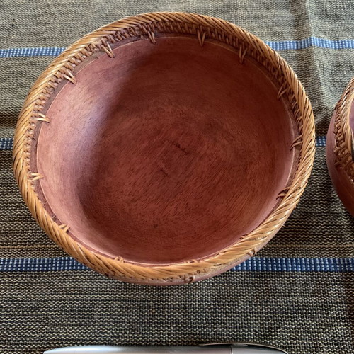 Set of three small handmade bowls in wood and rattan like new