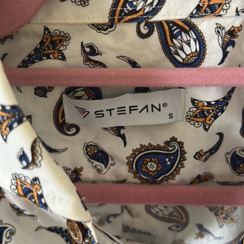 Stefan men's shirt small like new, multicolor