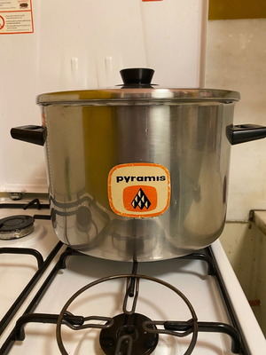 Μαρμίτα Pyramis μεταχειρισμένη 12 λίτρων με βακελίτη χειρολαβές