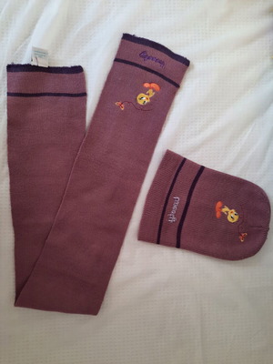 Looney Tunes kids hat and scarf set like new, purple multicolor
