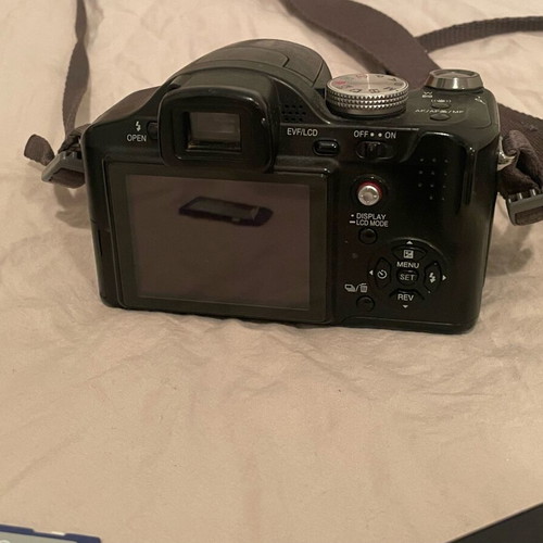 Panasonic Lumix DMC-FZ8 used camera with Leica lens and 12x optical zoom