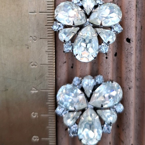 Weiss vintage clip-on earrings used, silver