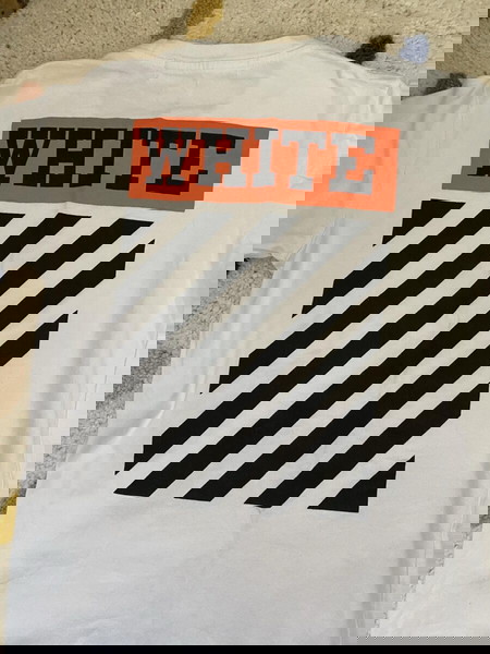 Off-white t-shirt M