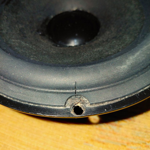 Subwoofer BENCH KH-02 Active 6.5'' used with very good performance