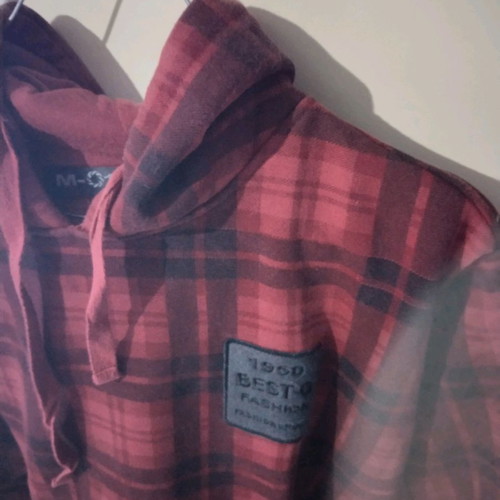 Hoodie used, size medium, red