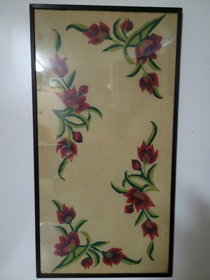 Embroidered painting with rose design