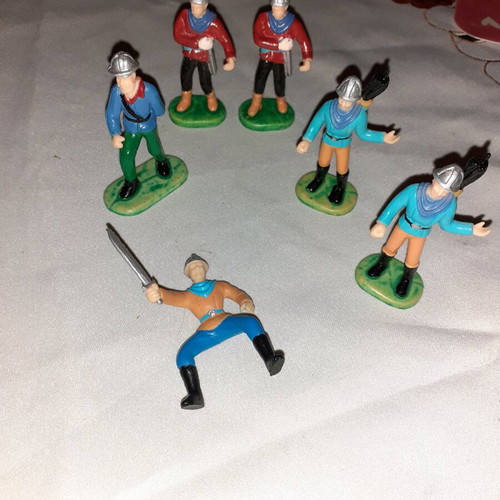 King castle new toy with 20 knights and horses