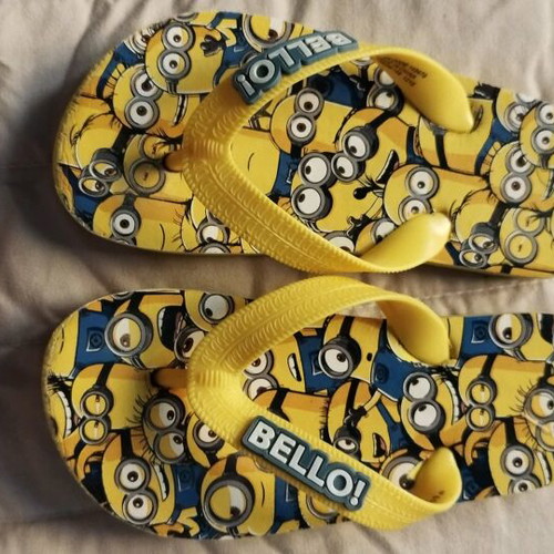 Παιδικές σαγιονάρες Minions μεταχειρισμένες νούμερο 25-26