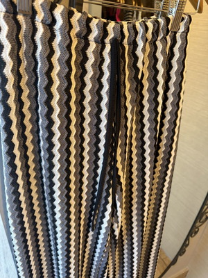 Silia D knit pants one size, like new, black and gray