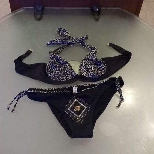 Bikini animal print medium size, like new, with underwire bra