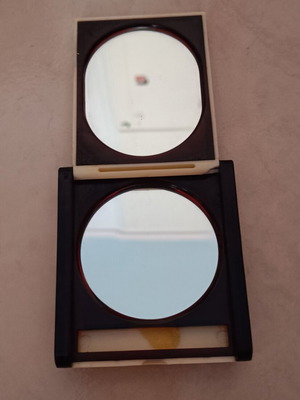 Double Compact Mirror like new