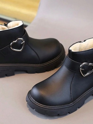 Children's boots size 33 new, black with beige fur