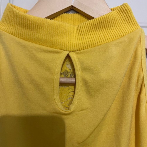 Sleeveless top like new, yellow, size S