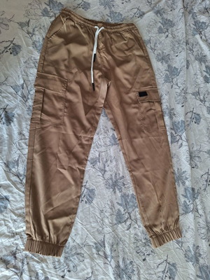 Men's beige pants, size M