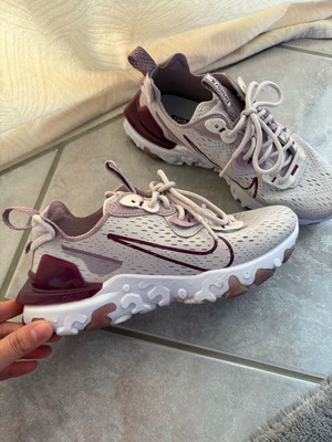 Nike women's athletic shoes like new, size 36.5, purple