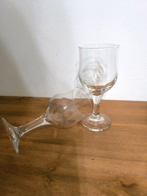 Glassware like new, set of 2 glasses