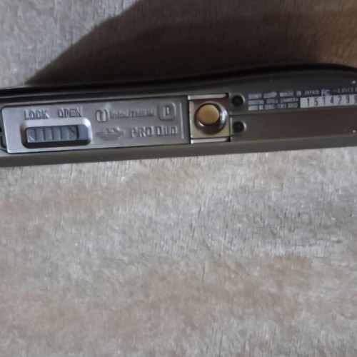 Sony Cyber-shot DSC-TX1 camera, 10.2 MP