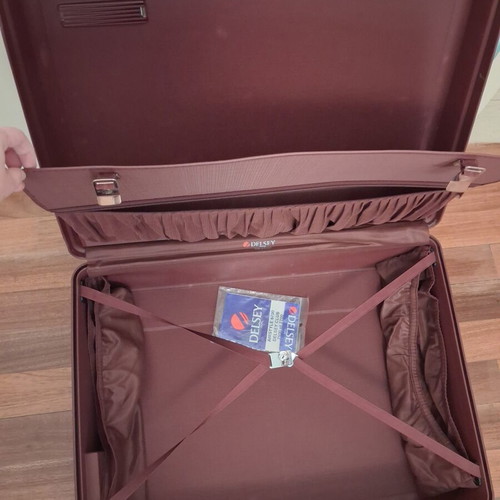 Vintage Delsey hardshell suitcase used, medium size, Delsey Club model