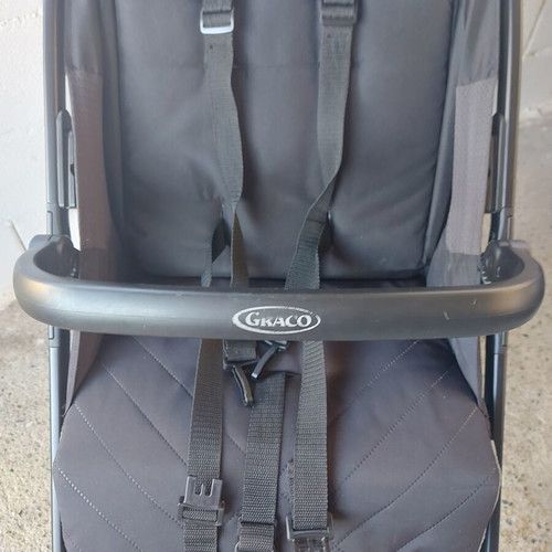 Graco Mayo stroller with rain cover, mosquito net and cup holder
