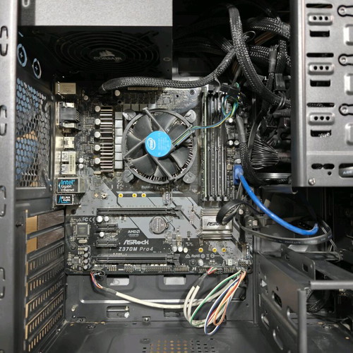 Desktop PC Intel i7 8700 used for office and home