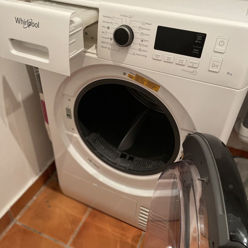 Whirlpool dryer like new, 8 kg capacity