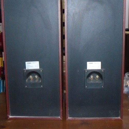 Speakers used, excellent sound, unknown brand