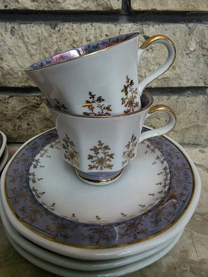 Vintage coffee cup set with gold details like new