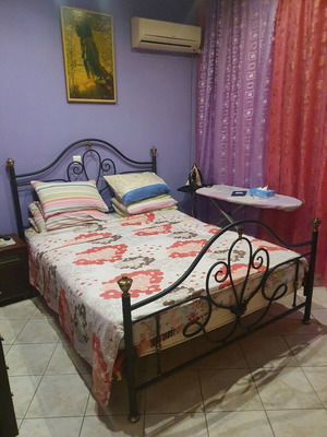 Iron double bed used, without mattress