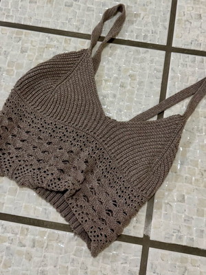 Knitted top new, size small, brown