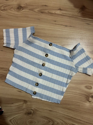 Crop top Bershka σαν καινούργιο, μέγεθος M, άσπρο και μπλε