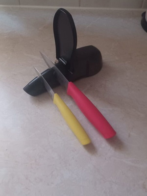 Tupperware Knife Sharpener new