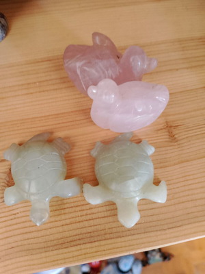 Zant turtles and pink quartz ducks like new, set of 4 pieces