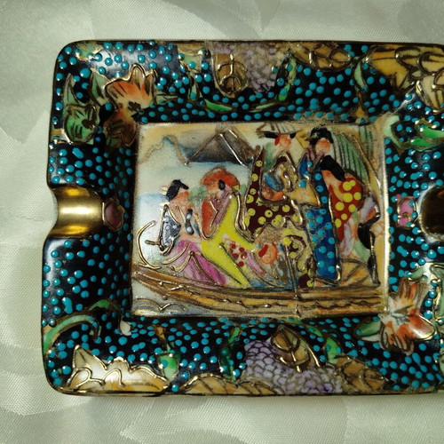 Satsuma ashtray used, genuine Chinese, hand-painted