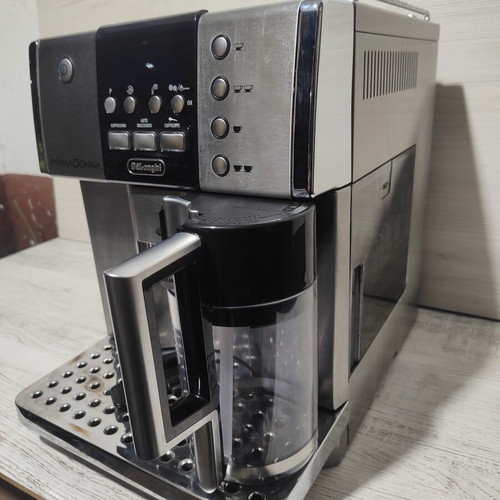 De'Longhi PrimaDonna ESAM 6600 Premium Coffee Machine, stainless steel
