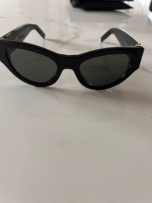 Saint lauraint γυαλιά ηλίου SL M94 cateye σαν καινούργια, μαύρα