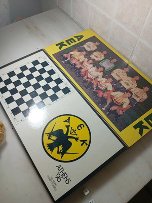 Collectible AEK 1996 chess/backgammon board game like new