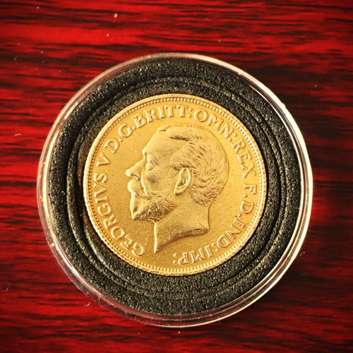 Gold Sovereign King George England 24K plated coin with luxury case