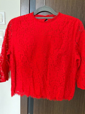 H&M blouse with 3/4 lace sleeves red like new, size S
