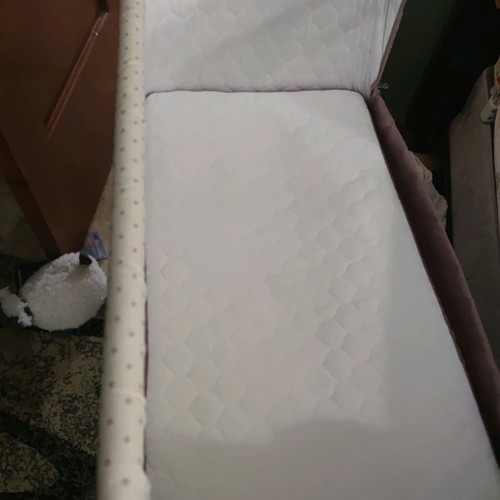 Kikka Boo Bonne Nuit baby cot used, adjustable height, rotten apple color
