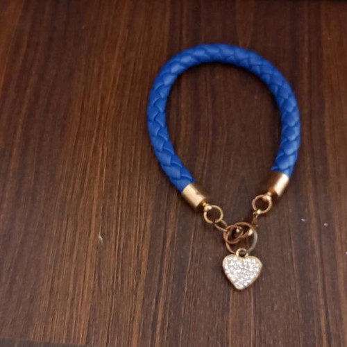 Bracelet used blue with heart detail and stones