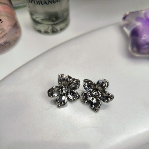 Flower earrings and bracelet set stainless steel used