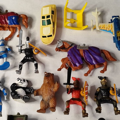 Vintage toys used, assorted lot with various pieces